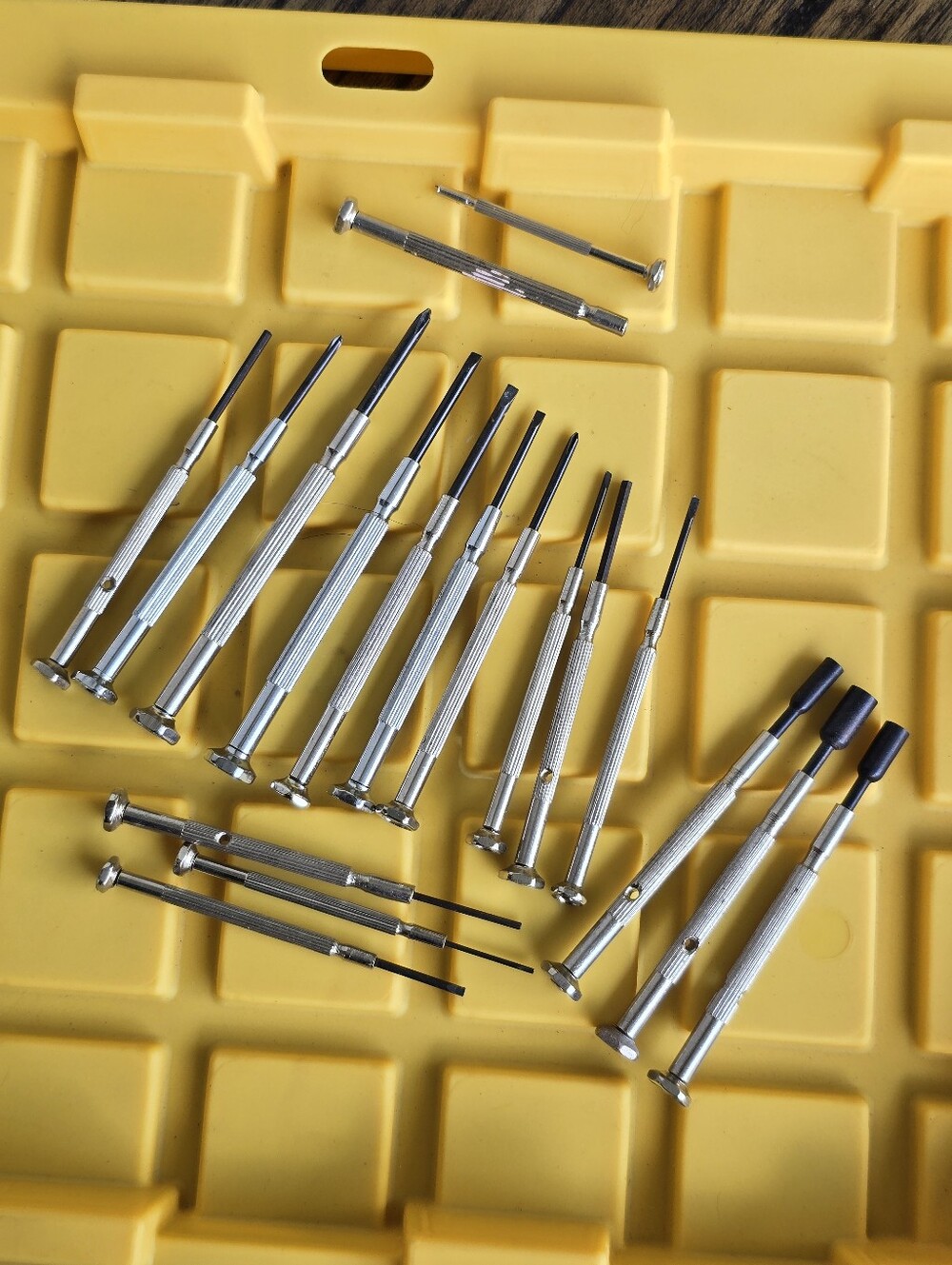 18 Total Moody Precision Changeable Screwdrivers Set